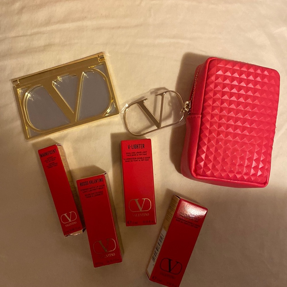 Brand new women’s Valentino make up set